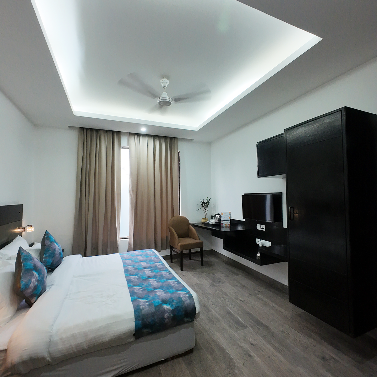 ACE7 Hotel & Residence - Image 8
